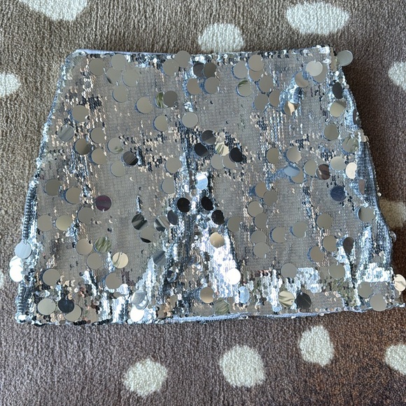 Sequin Mini Skirt - Picture 6 of 8